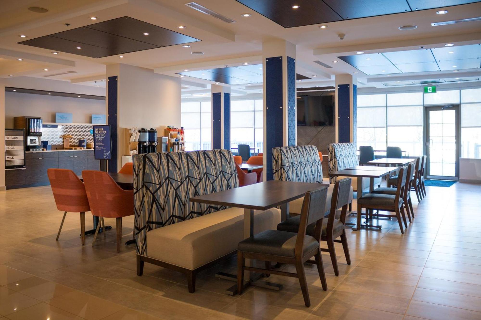 Holiday Inn Express Kingston Central By Ihg Exterior foto
